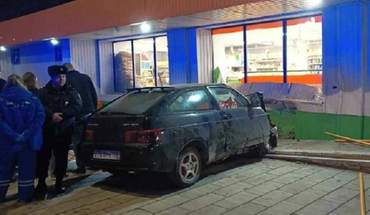 Стало известно о состоянии школьницы, выжившей в страшной аварии в Ревде Стало известно о состоянии школьницы, выжившей в страшной аварии в Ревде