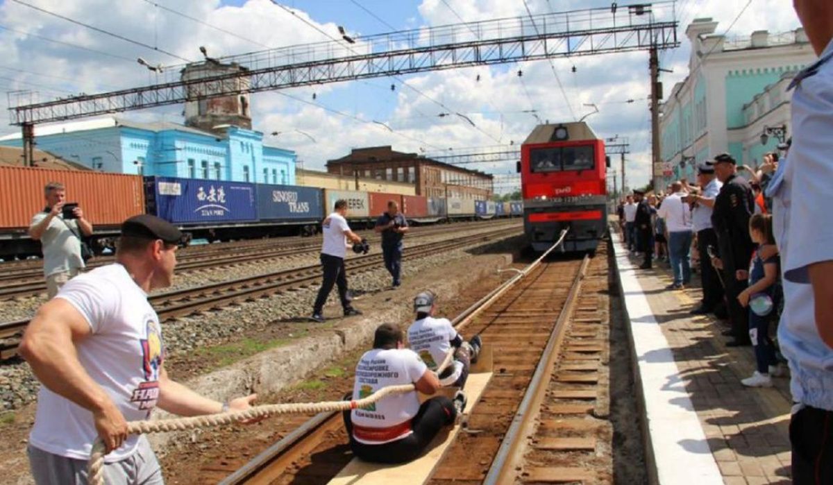 В Свердловской области установили рекорд по буксировке поезда