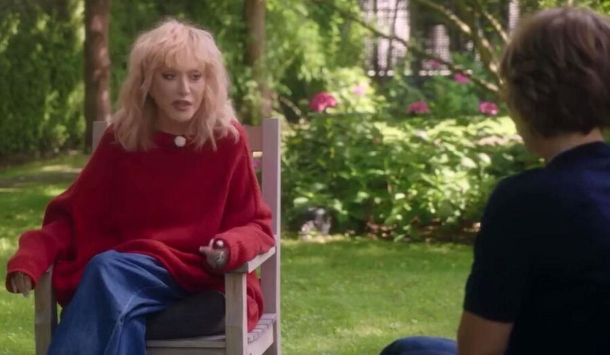 В России создали петицию за лишение Аллы Пугачевой звания народной артистки