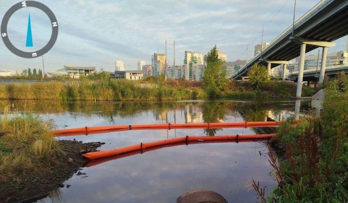 В Челябинске снова зафиксировано загрязнение реки Миасс нефтепродуктами