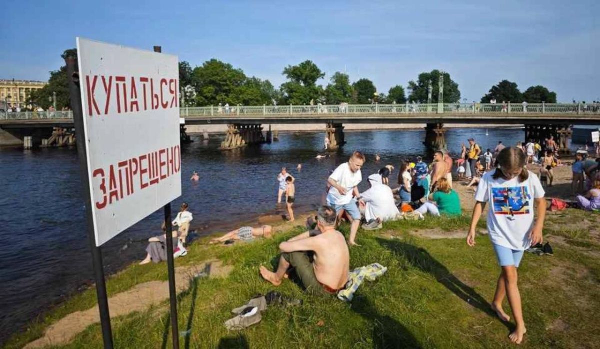 Во всех водоемах Петербурга и Ленобласти вновь запрещено купаться