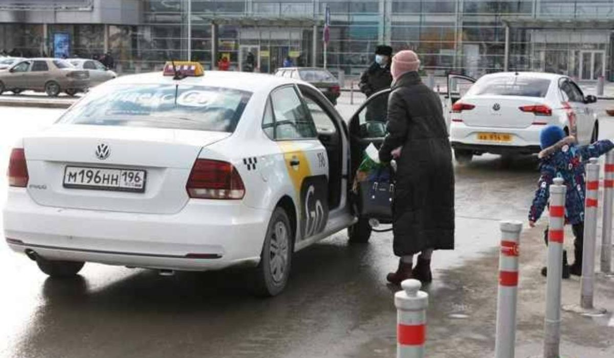 Въезд таксистов в Кольцово: в Екатеринбурге готовят новые правила