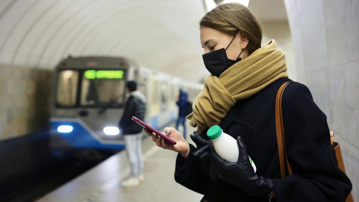 В метро Екатеринбурга поставят аппараты по продаже масок