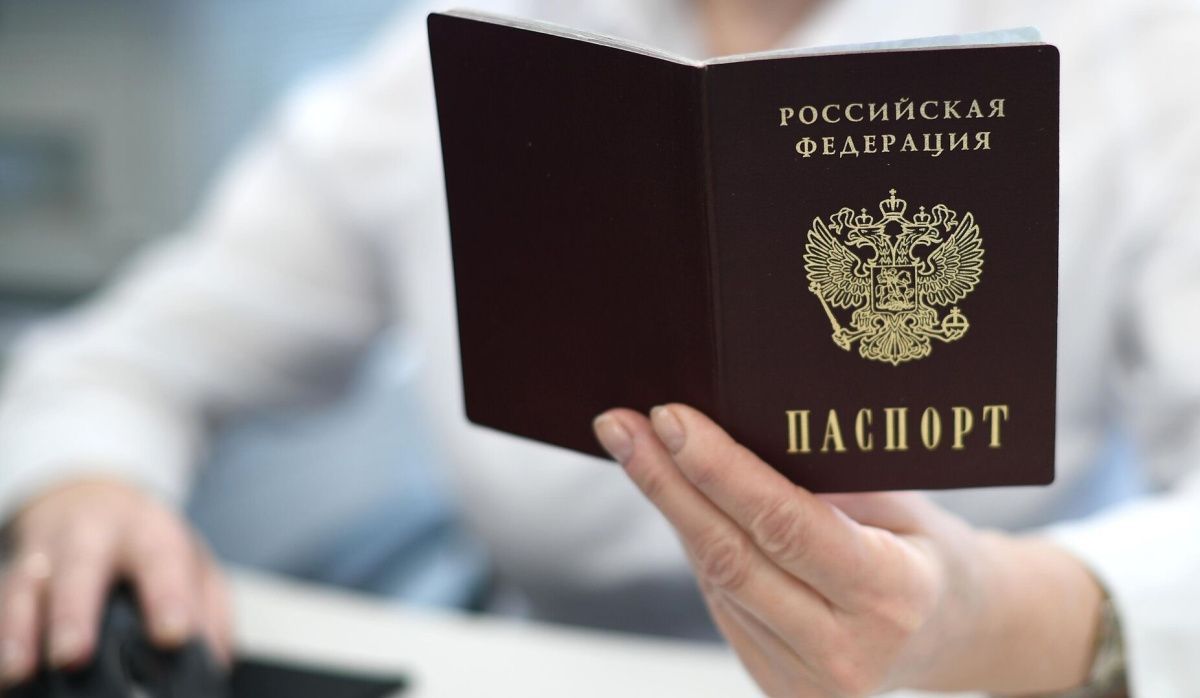 Житель Петербурга два месяца пытается доказать, что он живой