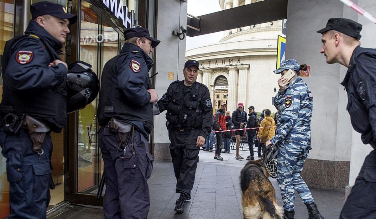 В рождественскую ночь более 70 станций метро проверили полицейские после звонка «о минировании»