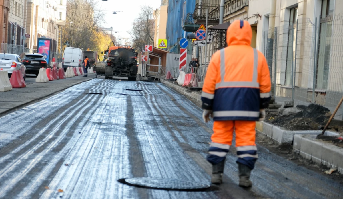 Смольный в этом году отремонтирует лишь 80 километров дорог из 648 километров требующих починки