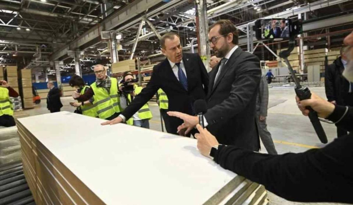 Губернатор Дрозденко: &quot;Ford теперь мебель&quot;