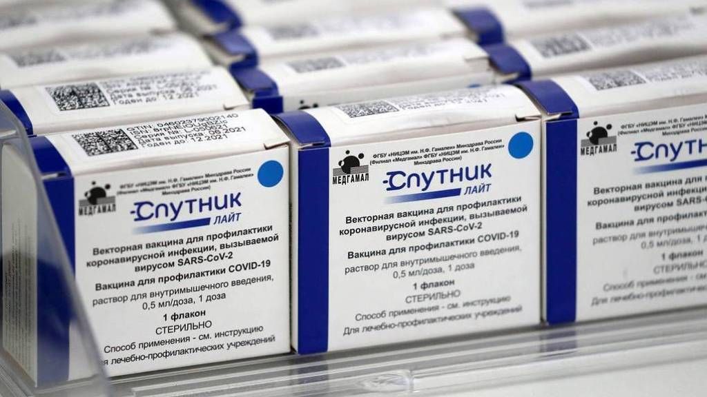 В Екатеринбург привезли однокомпонентную вакцину «Спутник Лайт»