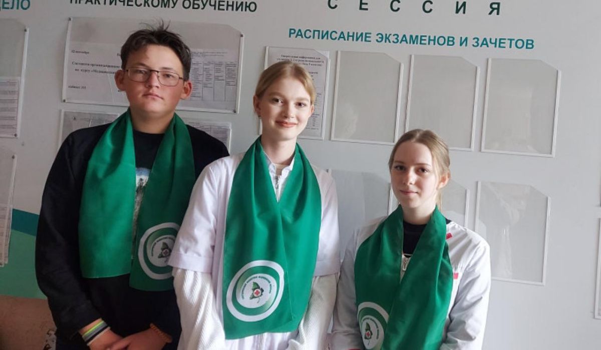 В Свердловской области студенты медицинского колледжа спасли пассажира маршрутки 