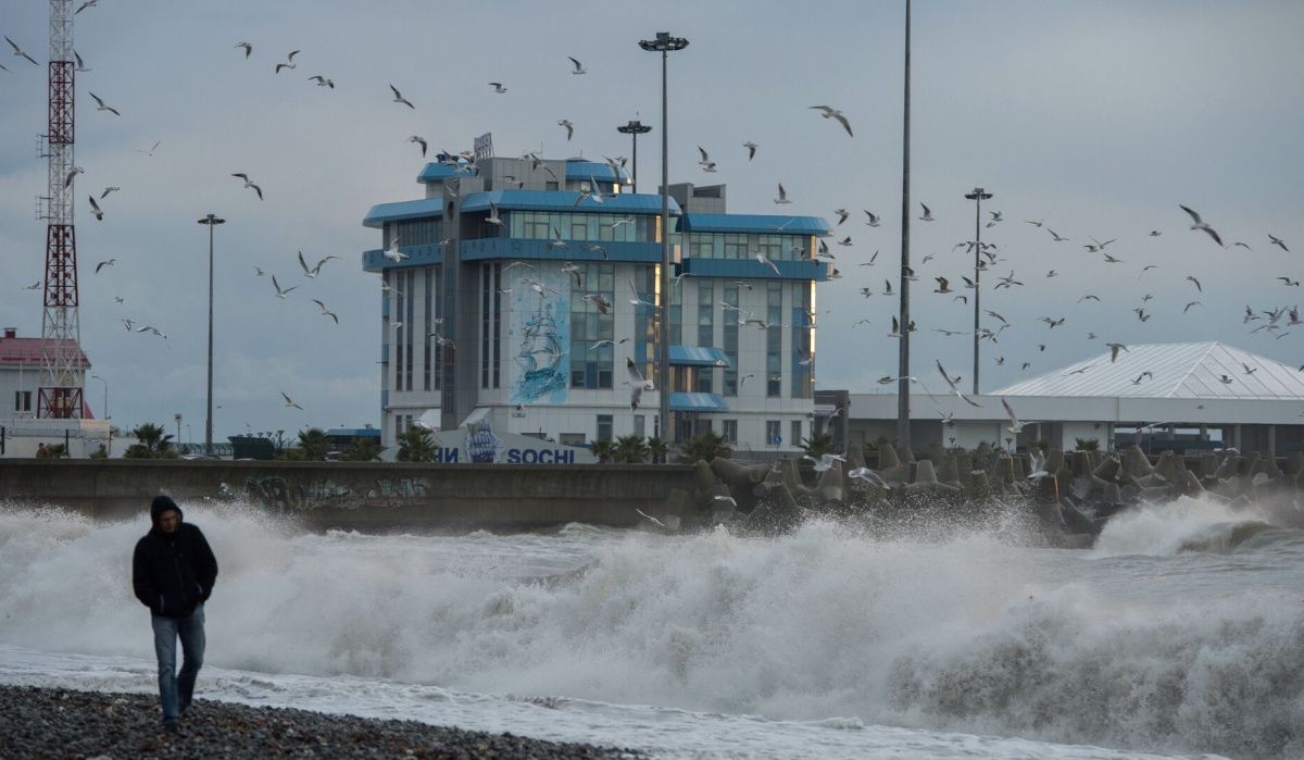 МЧС на Кубани предупреждает о стихии и смерчи над морем