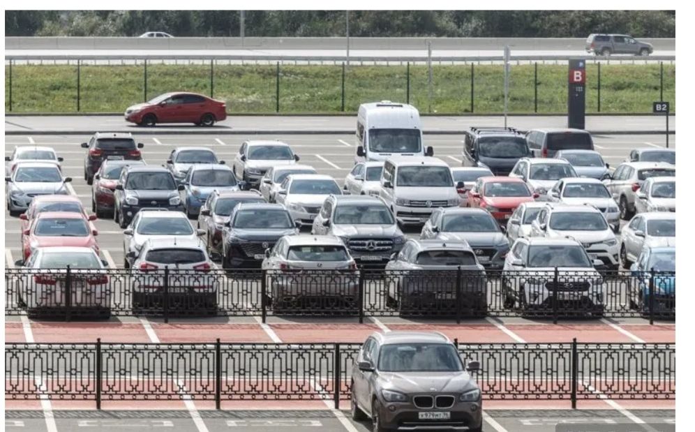 В Екатеринбурге увеличат количество парковок и их стоимость