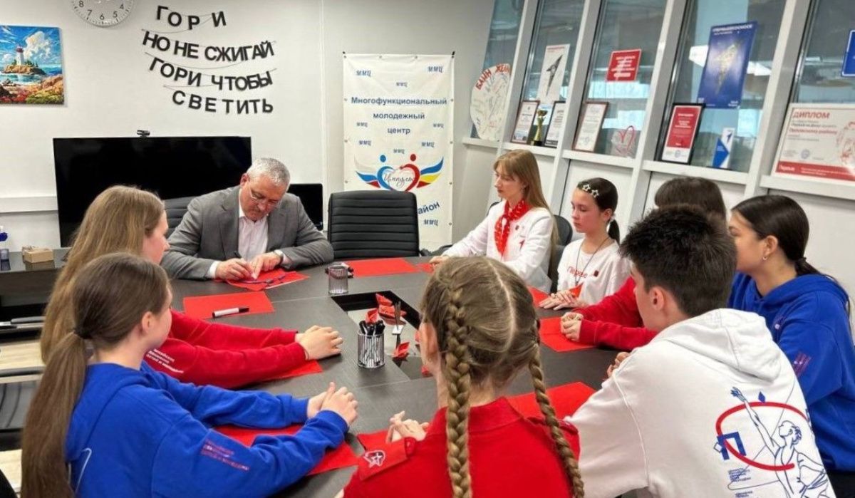 Около 12 тысяч детей и подростков приняли участие в донской акции &quot;Полотно Победы&quot;