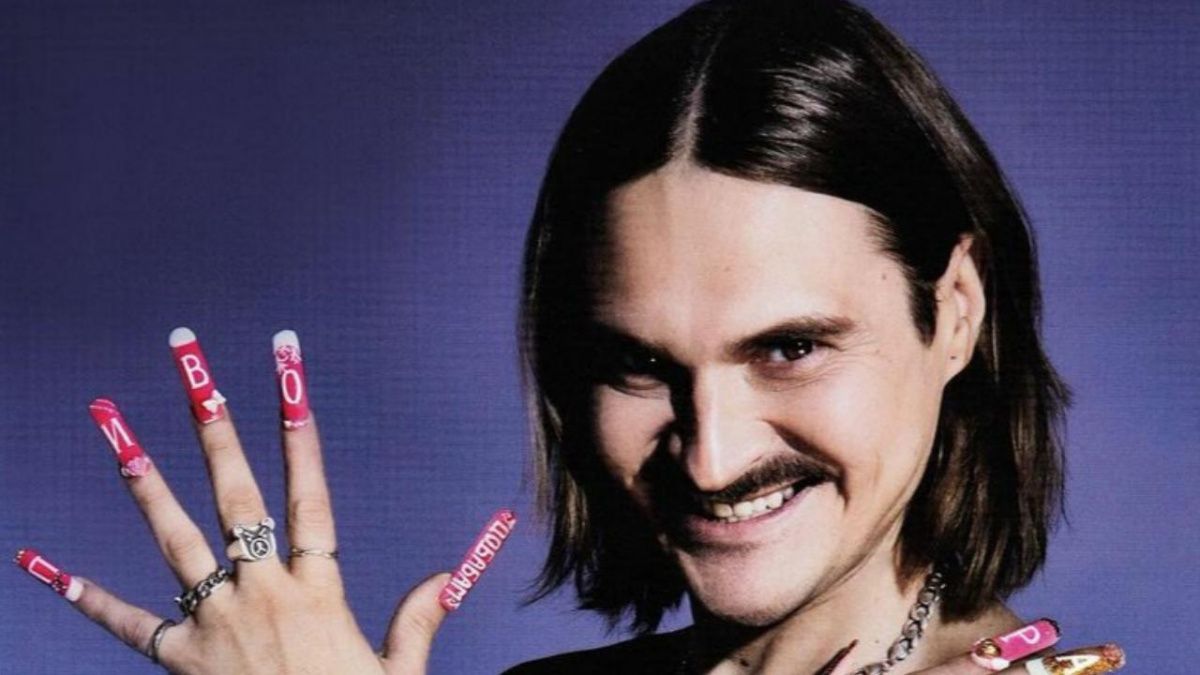 Солист группы Little Big сделал «самый мужской маникюр в мире»