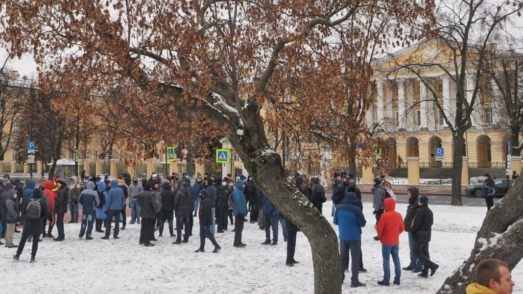 Смольный пообещал погасить долги перед работниками «Метростроя»