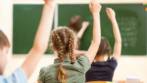 Власти Свердловской области не планируют продлевать школьные каникулы