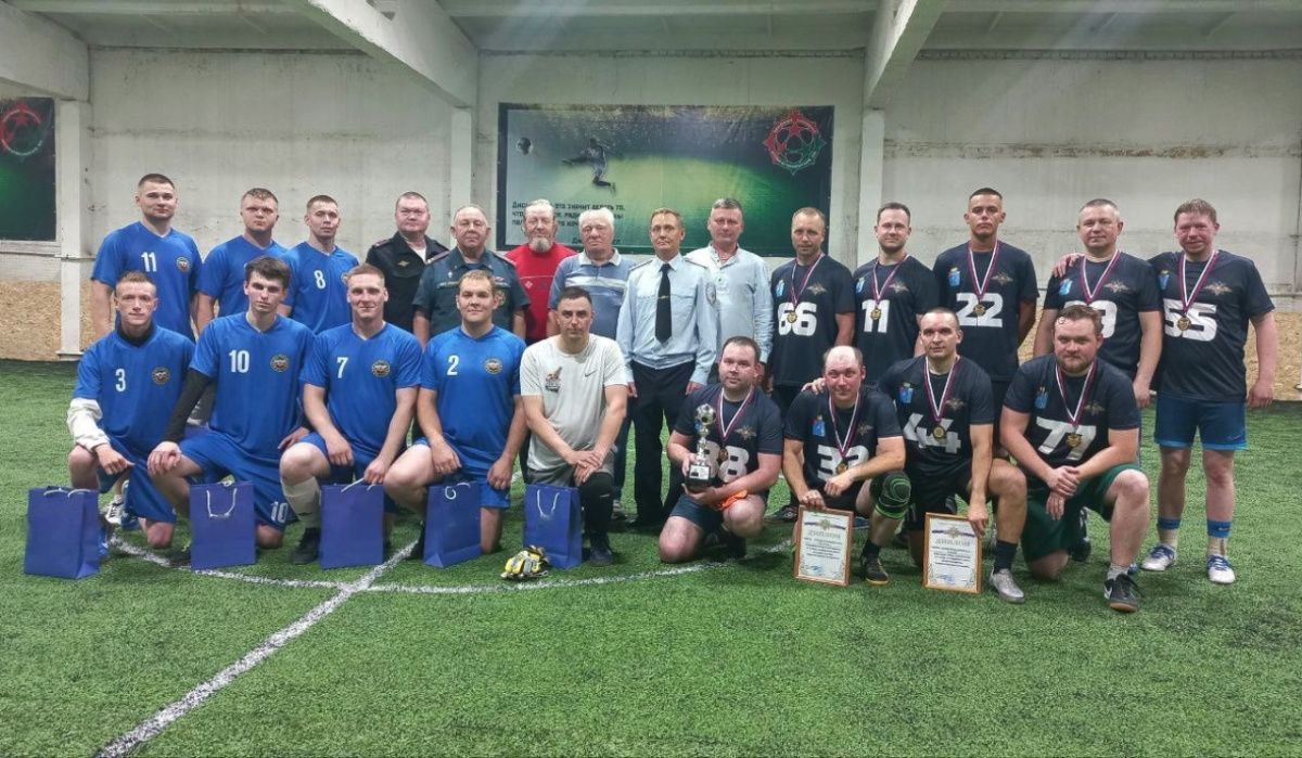 Товарищеский матч по футболу в Чайковском в честь полковника милиции Чепкасова