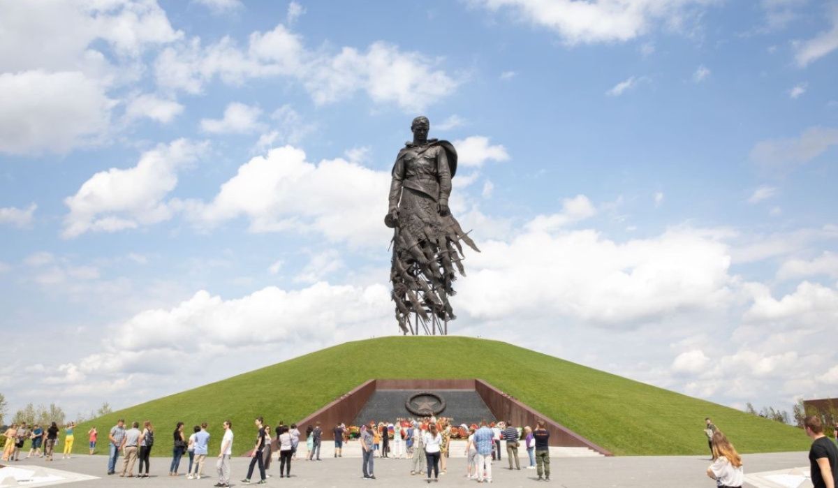 Более 7 миллионов человек за 5 лет посетили Ржевский мемориал Советскому солдату