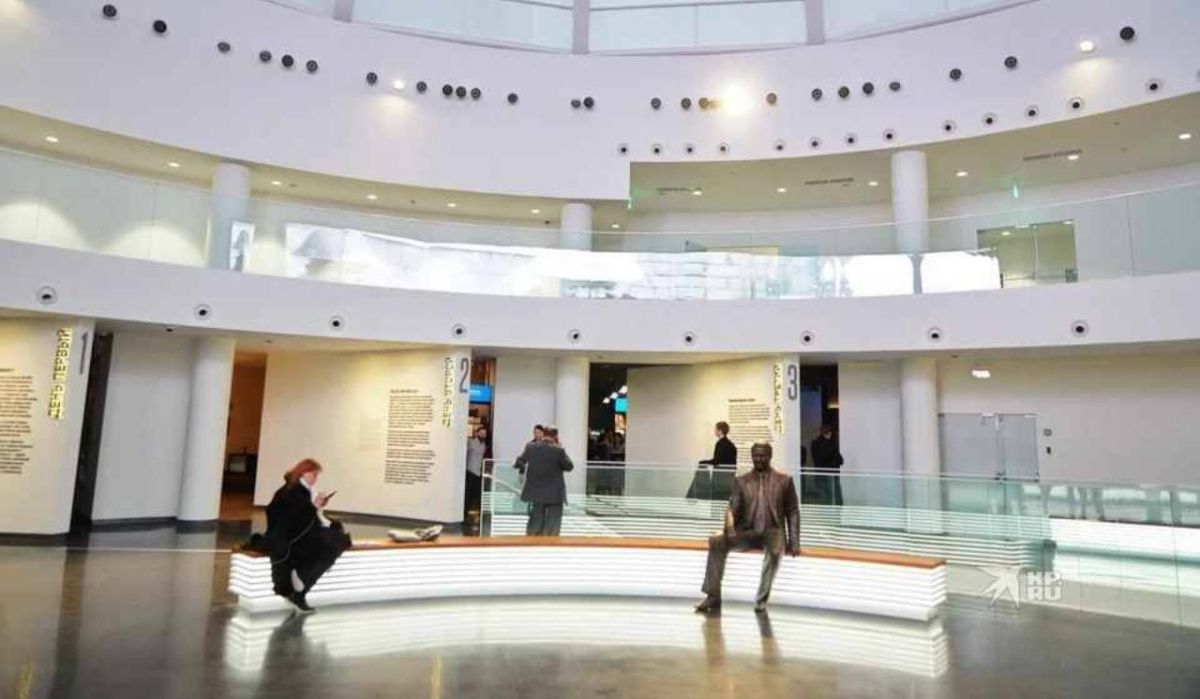 В Екатеринбурге из Ельцин Центра убрали упоминания иноагентов