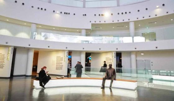 В Екатеринбурге из Ельцин Центра убрали упоминания иноагентов