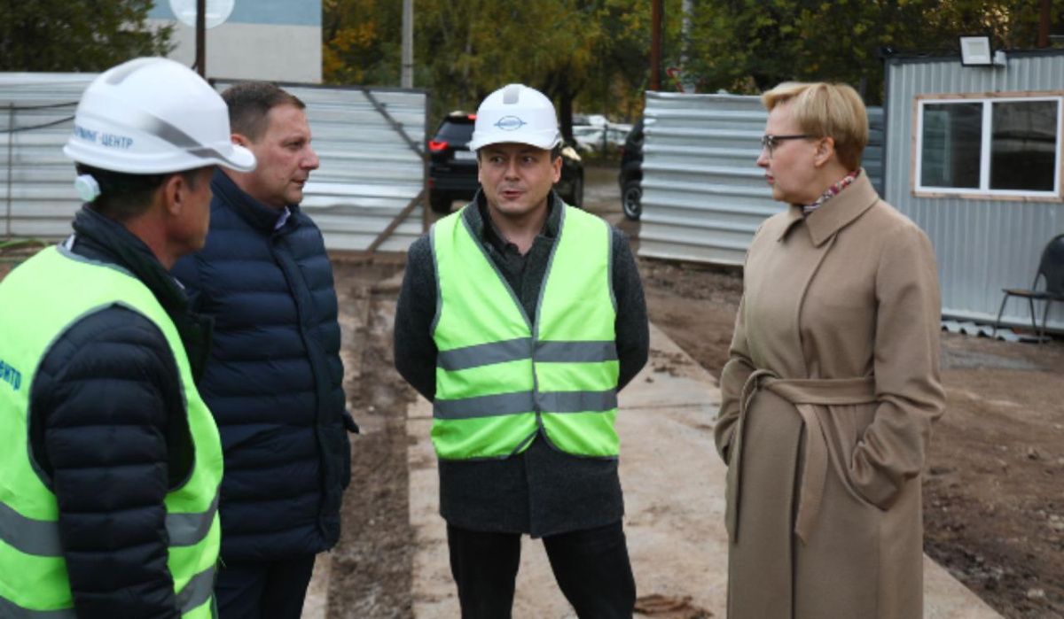 Глава Самары проверила строительство детского сада, строящегося на месте старых гаражей 