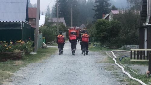 В Первоуральске эвакуировали пациентов ковидного госпиталя из-за лесного пожара