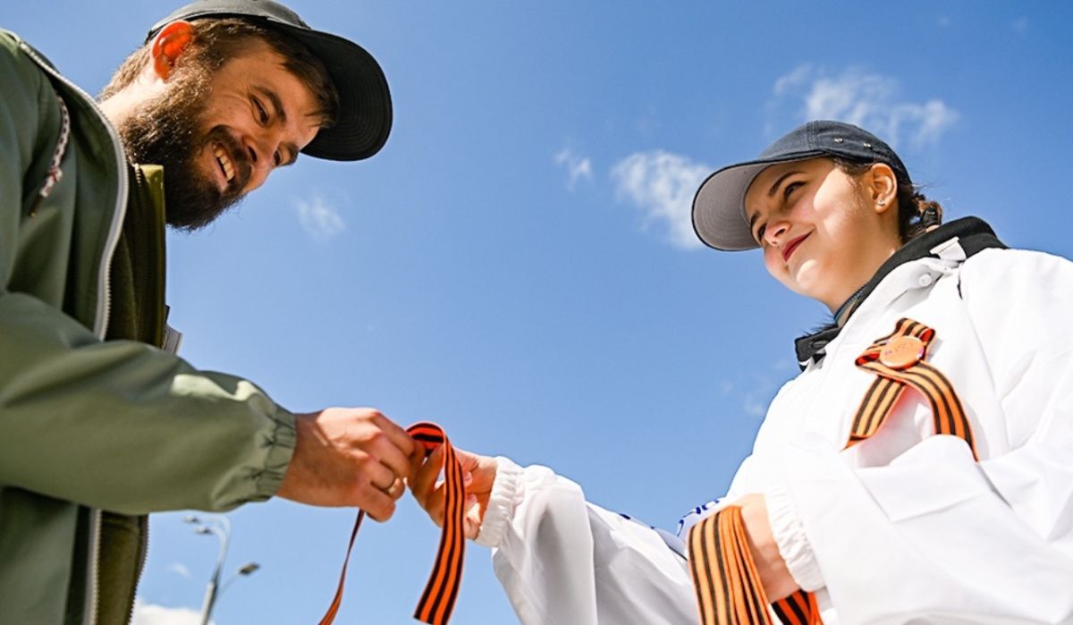 В России началась международная акция &quot;Георгиевская ленточка&quot;