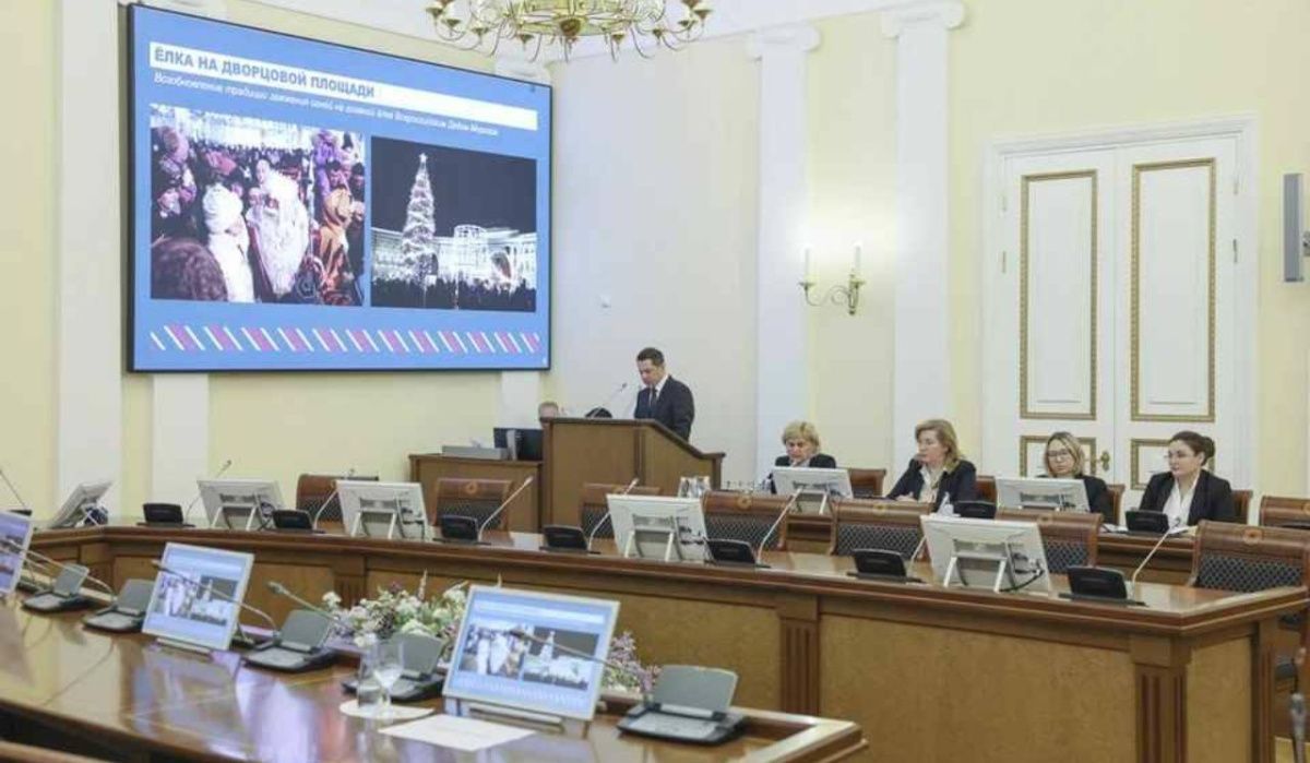 В новогоднюю ночь на Дворцовой площади Петербурга покажут световое шоу