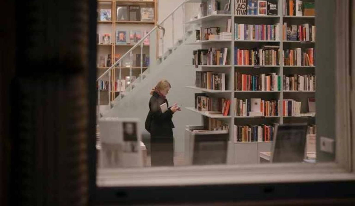 В Польше сняли с продажи книгу о президенте Дуде «Дебил. Изучение случая»