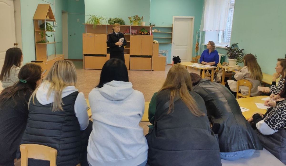 Госавтоинспекторы Чайковского проводят беседы с родителями на собраниях
