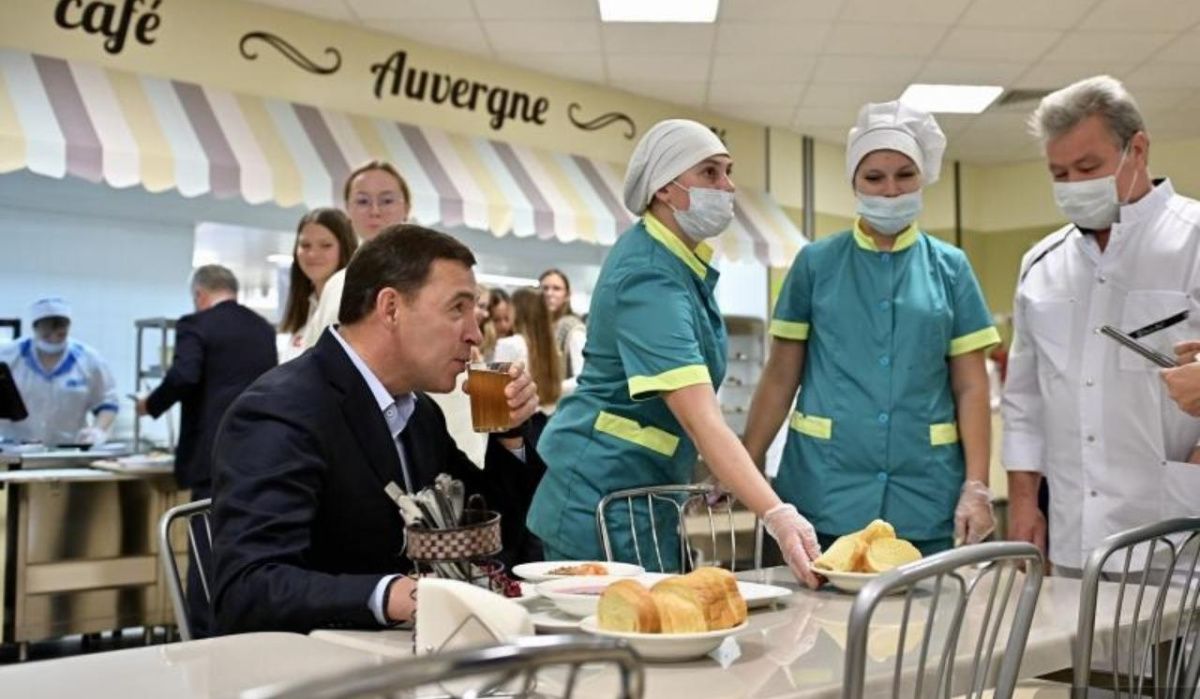 В Свердловской области дети пожаловались губернатору на плохое питание 