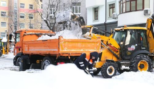 В Екатеринбурге за выходные вывезли 12 тысяч тонн снега