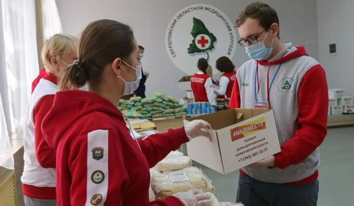 Жители Екатеринбурга собрали 130 тонн гуманитарной помощи для жителей Донбасса 
