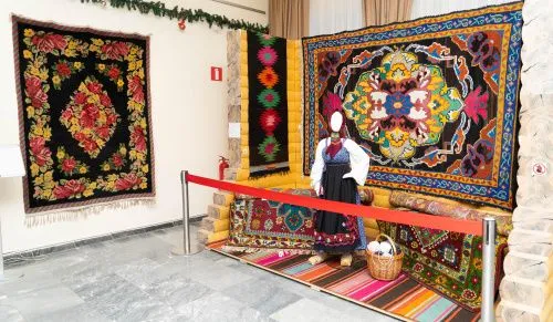 Выставка рассказывающая историю ковроткачества на Урале открылась в Екатеринбурге