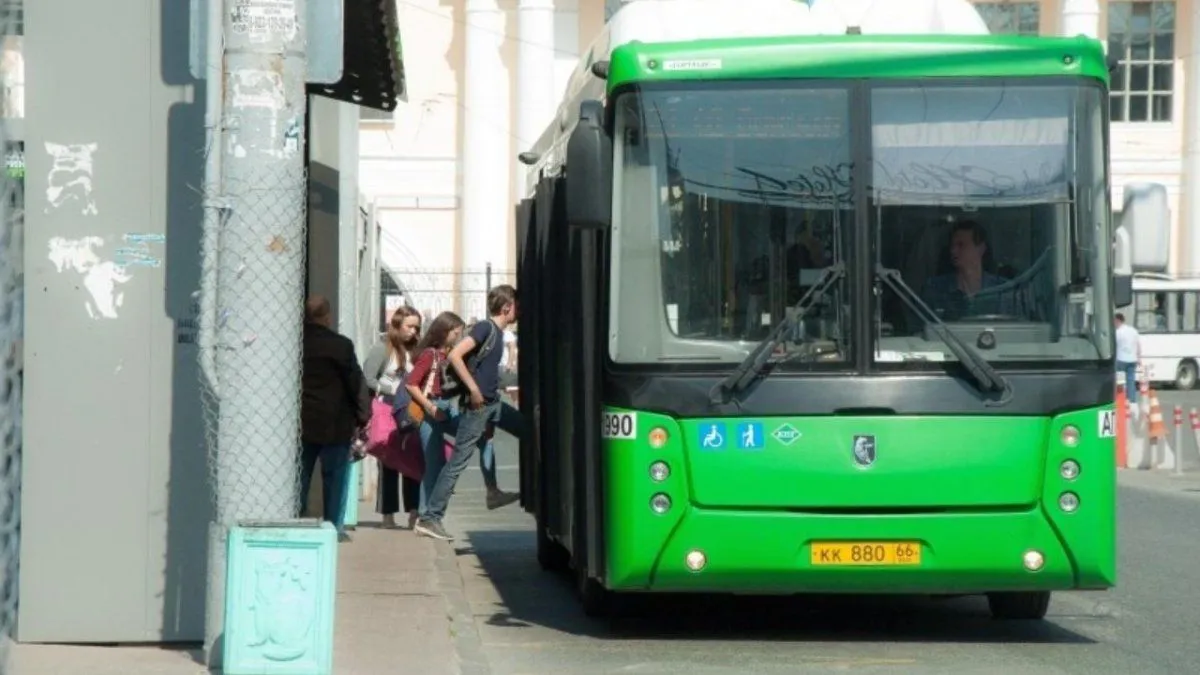 Два самых популярных автобусных маршрута Екатеринбурга изменили свой маршрут
