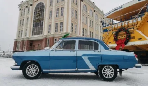В Екатеринбург Дед Мороз приедет на музейной "Волге"