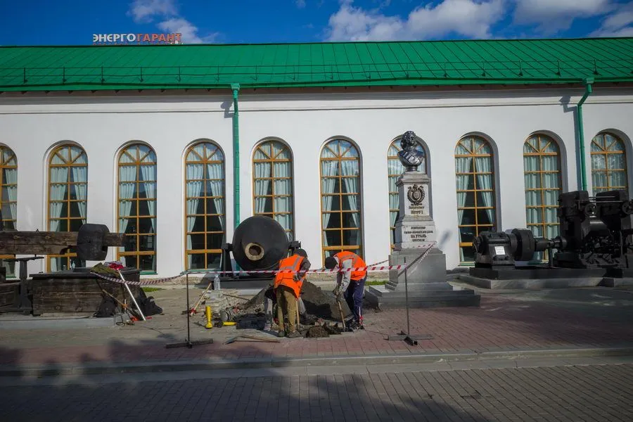 Археологические раскопки начались в Историческом сквере Екатеринбурга