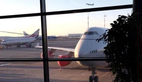 Самолет, направляющийся в Екатеринбург, подал сигнал тревоги